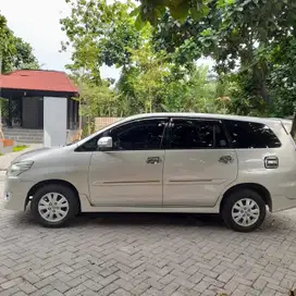 Toyota Kijang Innova 2013 Bensin