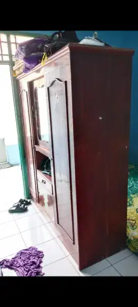 Jual lemari pakaian dari kayu jati