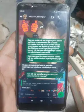 Punya hp redmi S2 ram 3 32