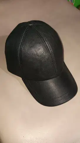 Topi kulit asli