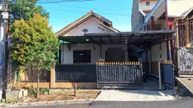 Disewakan Rumah Nyaman di Giri Mekar Permai