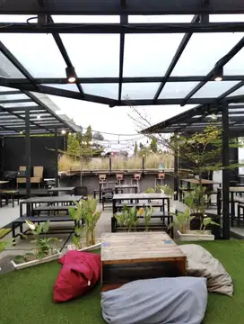 Disewakan Tempat Usaha Strategis Ex Cafe Di Jalan Raya Dago Pakar
