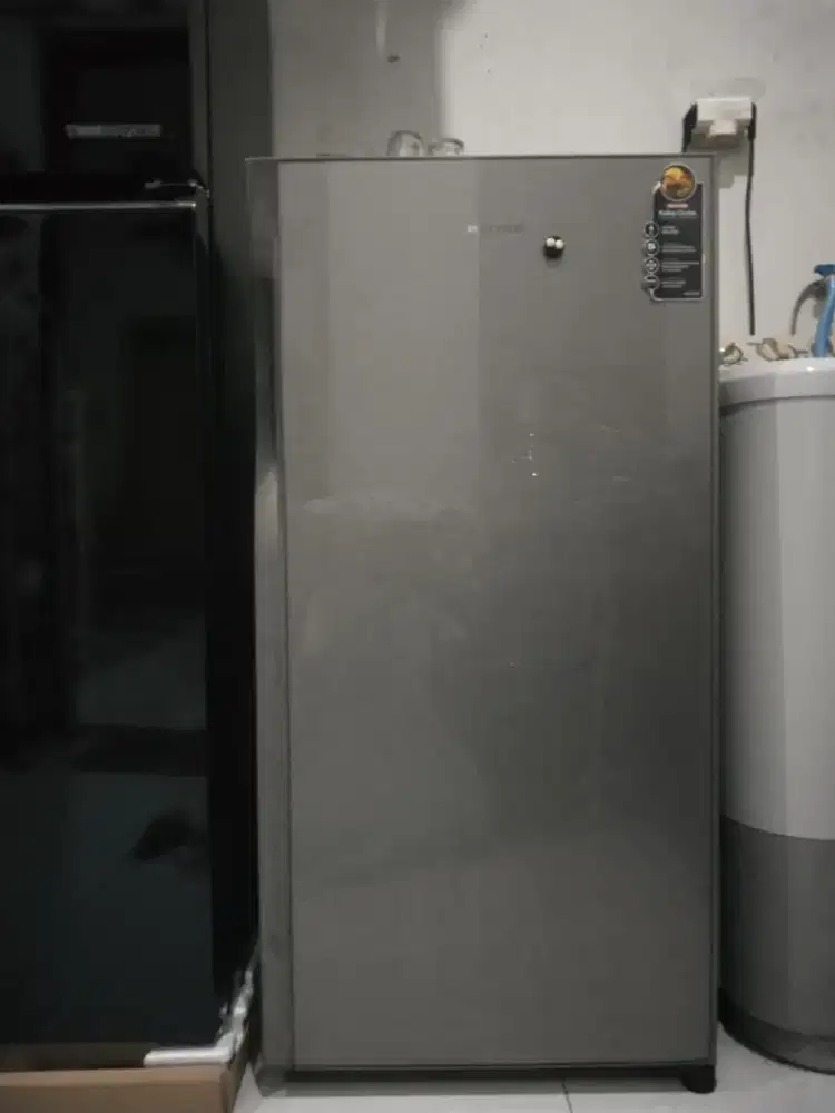 Kulkas Polytron