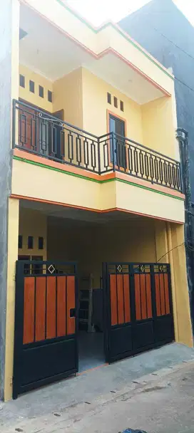 Di jual rumah tingkat 2 lantai di Tangerang selatan