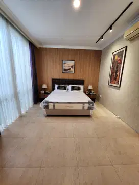 Rumah Pakuwon Indah Full Furnish Ritz Embassy 3 Lantai SHM Bagus