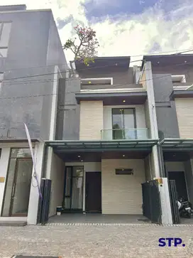 3 unit! Townhouse mewah 3 lantai di Pakis Tirtoasri Tipe Typical