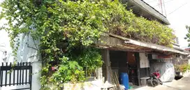 Dijual rumah dan usaha kos kosan di pasar rebo jakarta timur