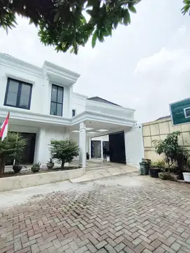 Rumah Dijual Jagakarsa. Dlm Cluster. Ada Pool & Lap Basket Pribadi