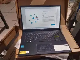ASUS E410KA kondisi baru (NEW)