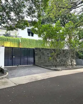 Rumah Dijual Kebayoran Baru. Komplek, Elite. Asri. NEGO
