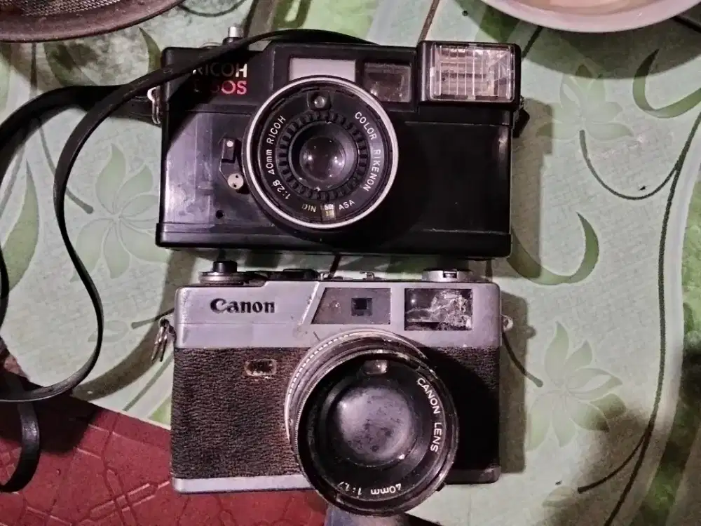 Kamera Vintage Ricoh dan Canon Retro untuk Koleksi pajangan (gembling)