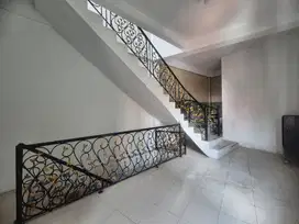 Ruko kost2an di Jalan Jamin Ginting