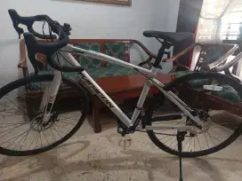 sepeda balap roadbike paragon r600 700c