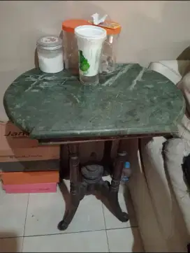 Meja ukir marmer
