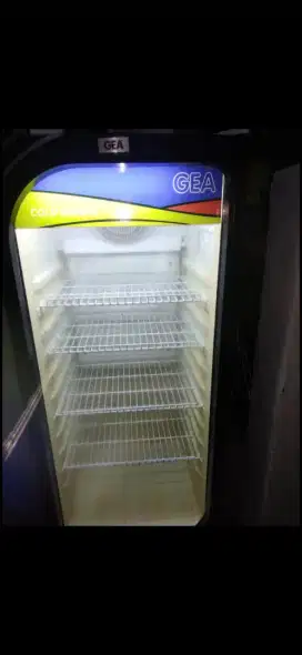 Jual showcase kulkas pendingin minuman ukuran 4 rak merk GEA