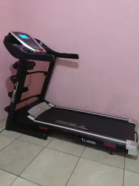 Treadmill Second Merk Total Fitnes Type TL-8066 Incline Otomatis
