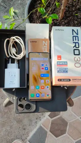 Dijual murah bsa TT Infinix ZERO 30 8/256GB Fullset ORI Normal Mulus