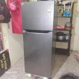 Kulkas LG inverter sawangan pasir putih