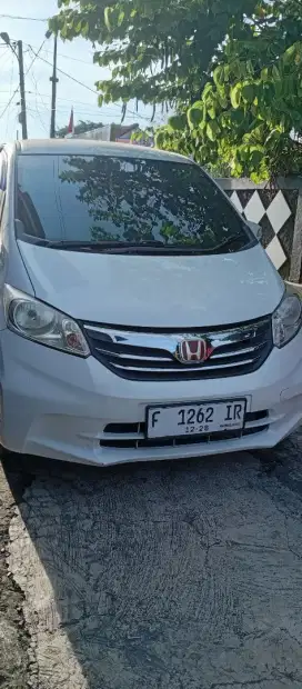 Honda Freed middle class. 2014 produksi terkahir