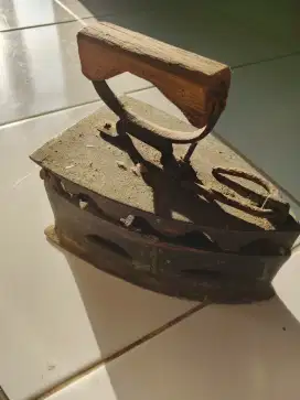 Setrika Jadul Vintage Ayam Jago Arang