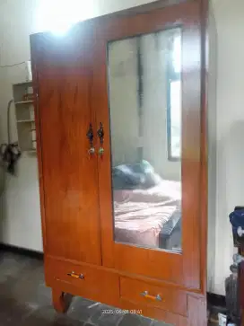 Lemari antik jati 2 pintu bekas dah melamin