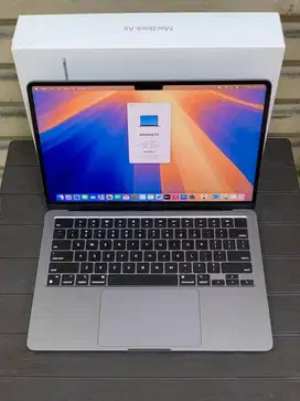 MacBook Air 13 inci 2022 M2 8gb 256gb Second iBox Fullset Original