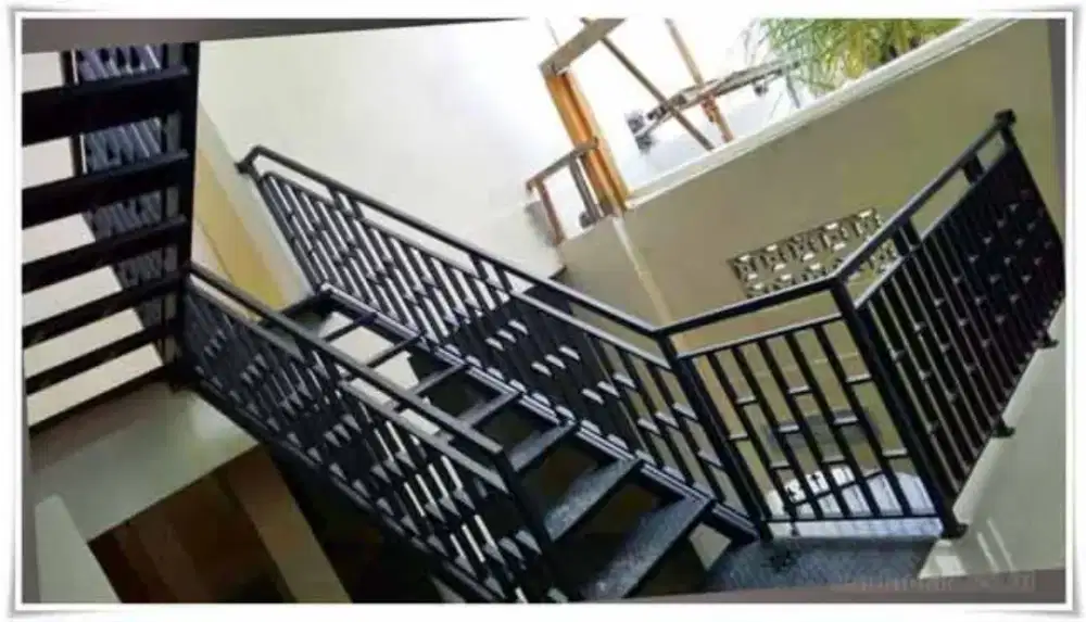 tangga rebah modern