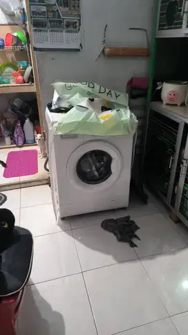 Mesin cuci merek LG pintu depan.kapasitas 7 kg.kondisi baru ,