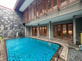 LXMMT 0144 Disewakan Rumah Semi Furnished Mewah Area Menteng Jakarta