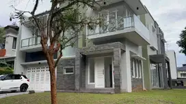 Dijual rumah siap huni 2 lt di BSD