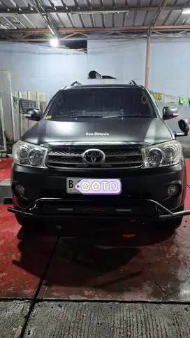 Toyota Fortuner 2010 Bensin