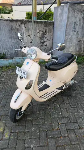 VESPA LX 125 PAJAK HIDUP