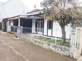 Di Jual Rumah Lama terawat di Area Logam Margacinta Buah Batu SHM