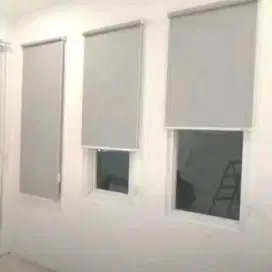 Tirai dan gorden kantor gedung roller blind