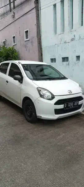 Daihatsu Ayla D manual 2015