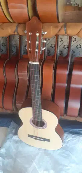 GITAR AKUSTIK KLASIK