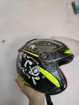 Helm kyt dj maru