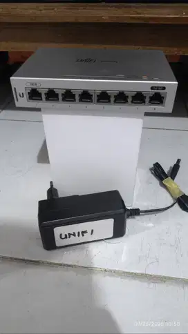 Ubiquiti Unifi Switch 8 24W US-8-24W Managed PoE Switch 8 port