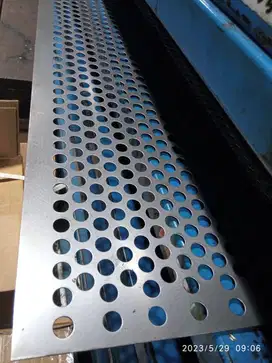 PLAT LUBANG BULAT 1METER X 2METER