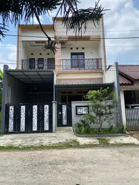 Dijual Rumah 2 lantai Griya Alam Sentul