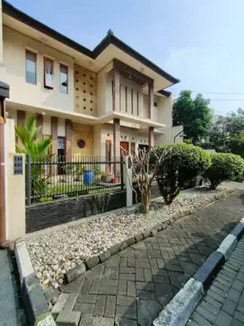 Dijual Rumah Mewah Siap Huni di Batununggal Indah Bandung