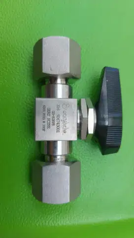 Ball valve 1/2 FNPT 6.000 psi Swagelock