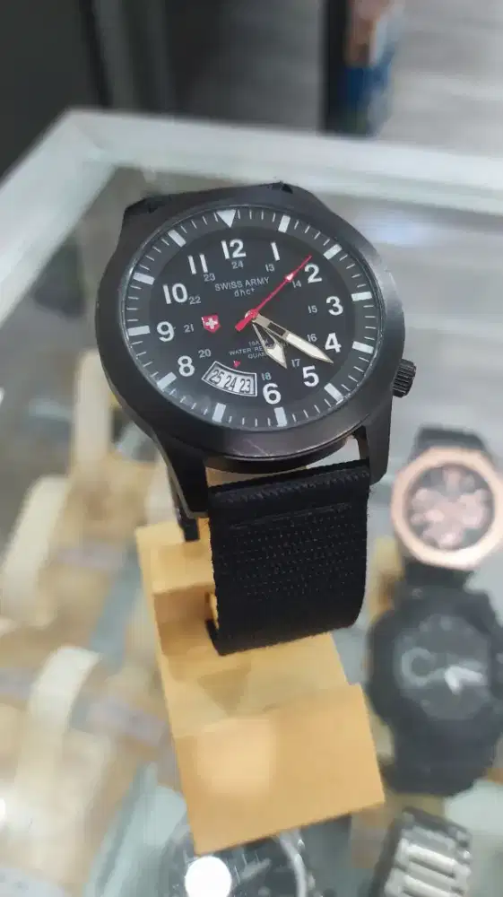 Di jual jam tangan swiss army dhc+ 350 rb