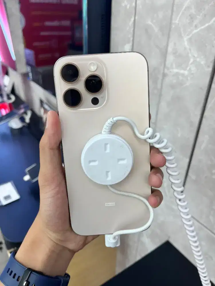 IPHONE 16 PRO MAX 256GB CASHBACK CC 1JUTA 0% 24 BULAN