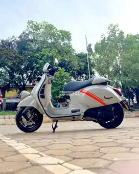 JUAL MURAH VESPA GTV SEI GIRONI 300cc HPE KEYLESS 2023 MULUS