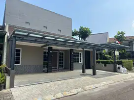 Rumah Mewah Murah Full Renov Cantik 2 Lantai di Singgasana Pradana