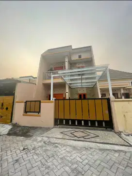 TURUN HARGA RUMAH MEWAH BAGUS SIAP HUNI DUA LANTAI DI TAMAN TLOGOMULYO