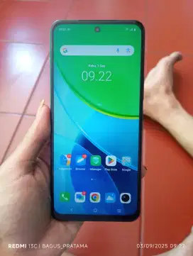 bantuin tmen mau jual vivo y19s 4+4/64 fullsett msih mulus bgtt