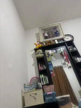 Di jual lemari kayu jati