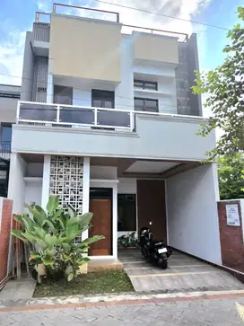 Rumah baru dgn pool pribadi di Jagakarsa Jakarta Selatan